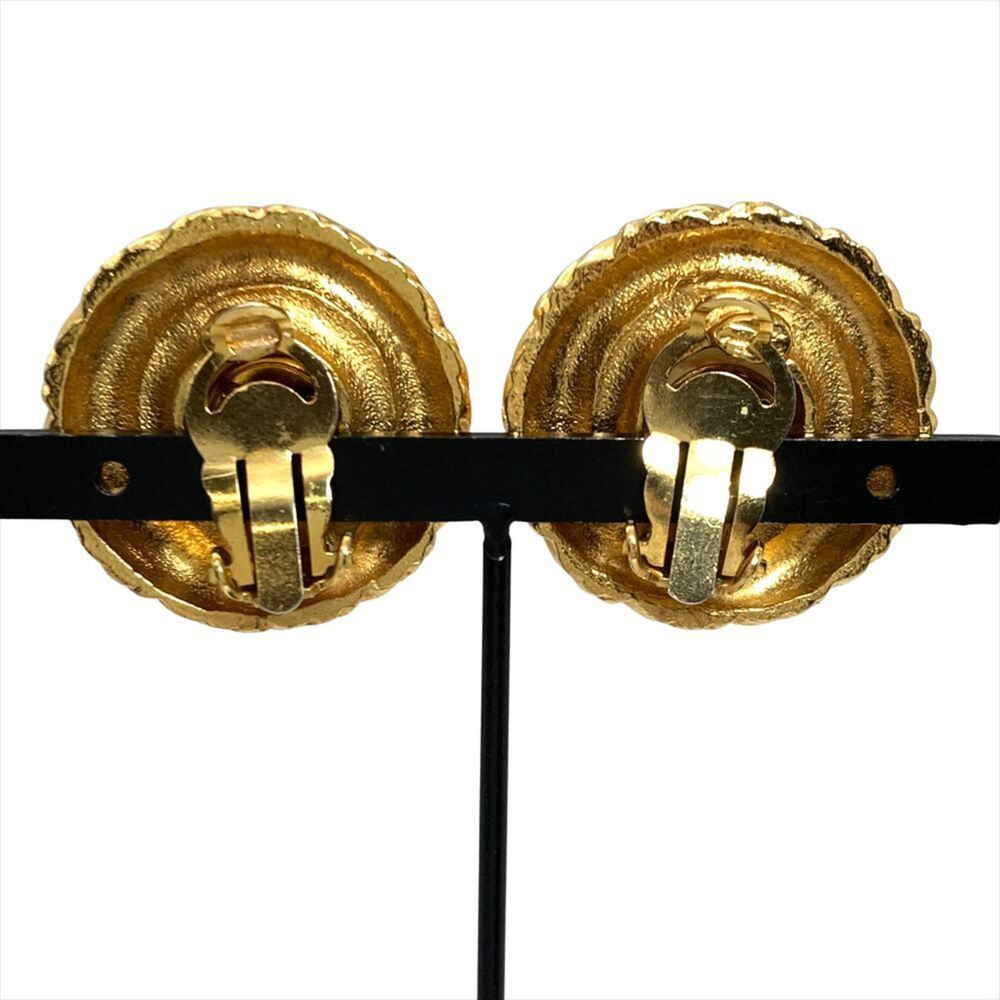 CHANEL Gold Pearl Earrings - Picture 3 of 7